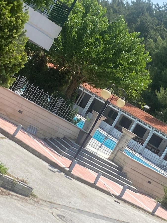 Lovely 2-Bedroom Appartement With Free Parking Agia Triada  Exterior photo